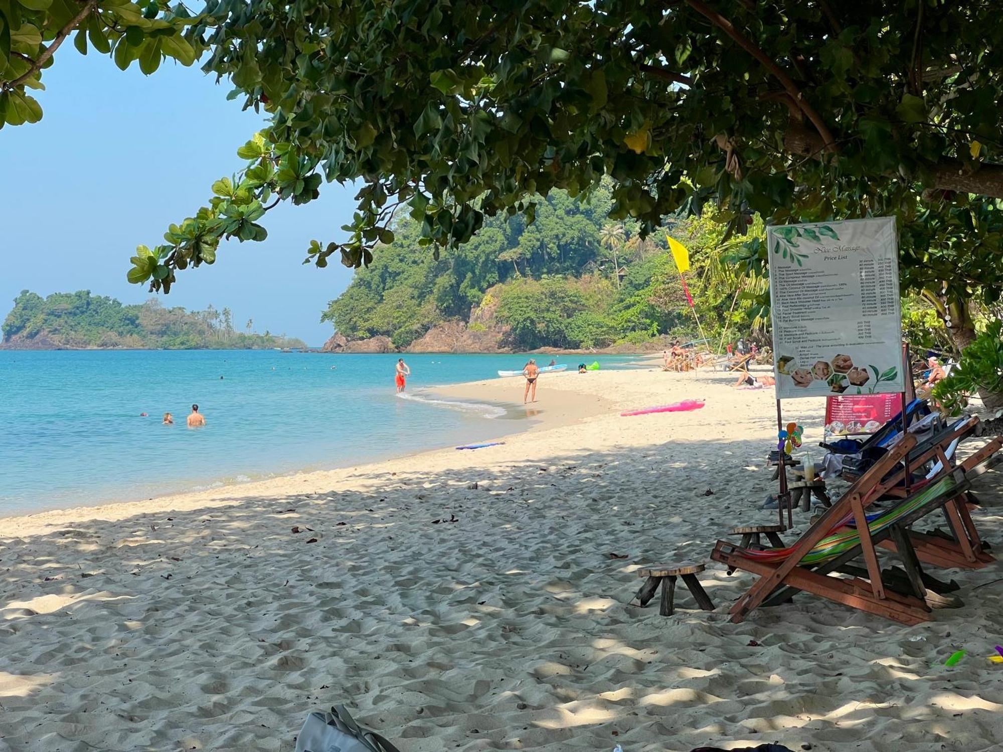 Sleep Inn - Lonely Beach チャン島 エクステリア 写真